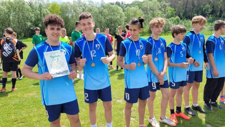 Read more about the article Młodzieżowe Mistrzostwa Nowego Sącza w Piłce Nożnej