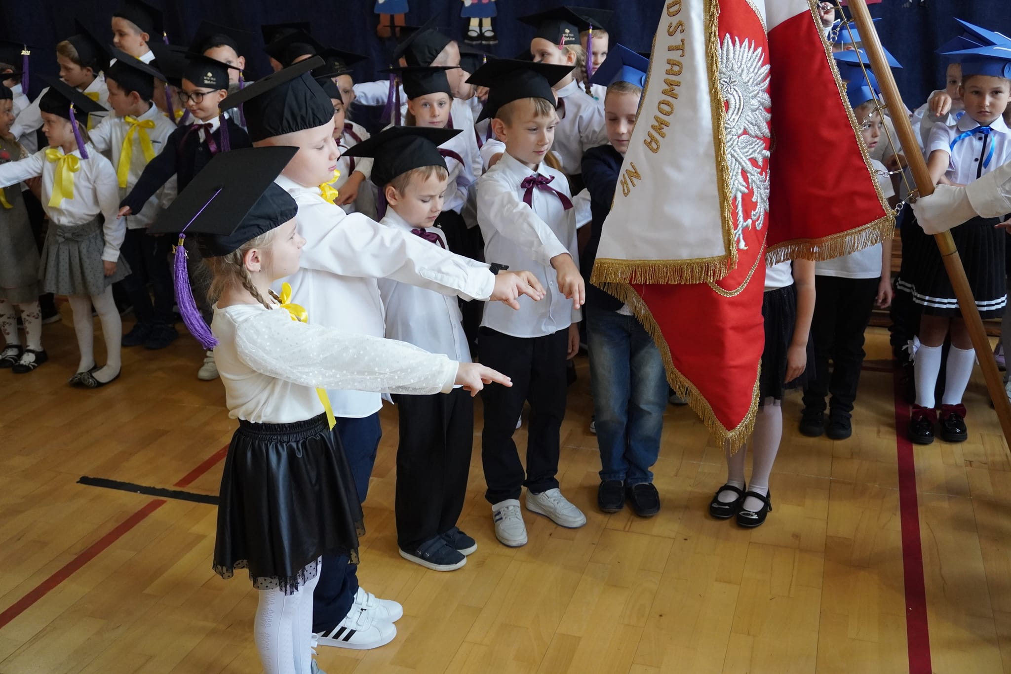 Read more about the article Ślubowanie pierwszych klas