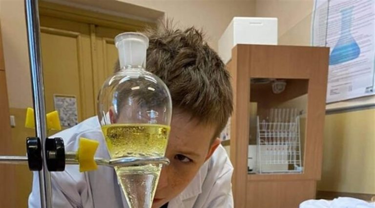 Koło chemiczne w SP 8 w Nowym Sączu