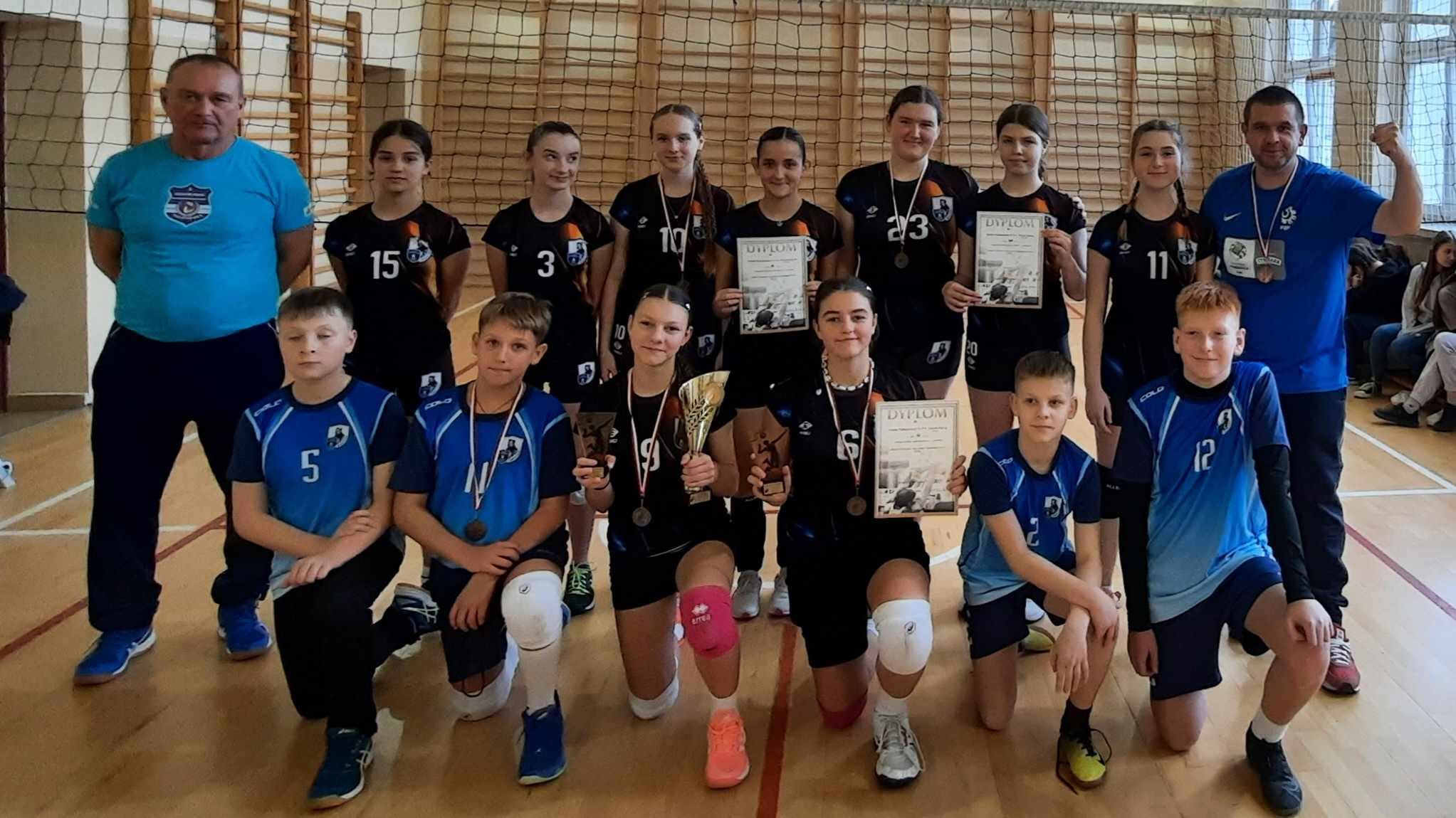 Read more about the article Międzyszkolny Niepodległościowy Turniej Piłki Siatkowej