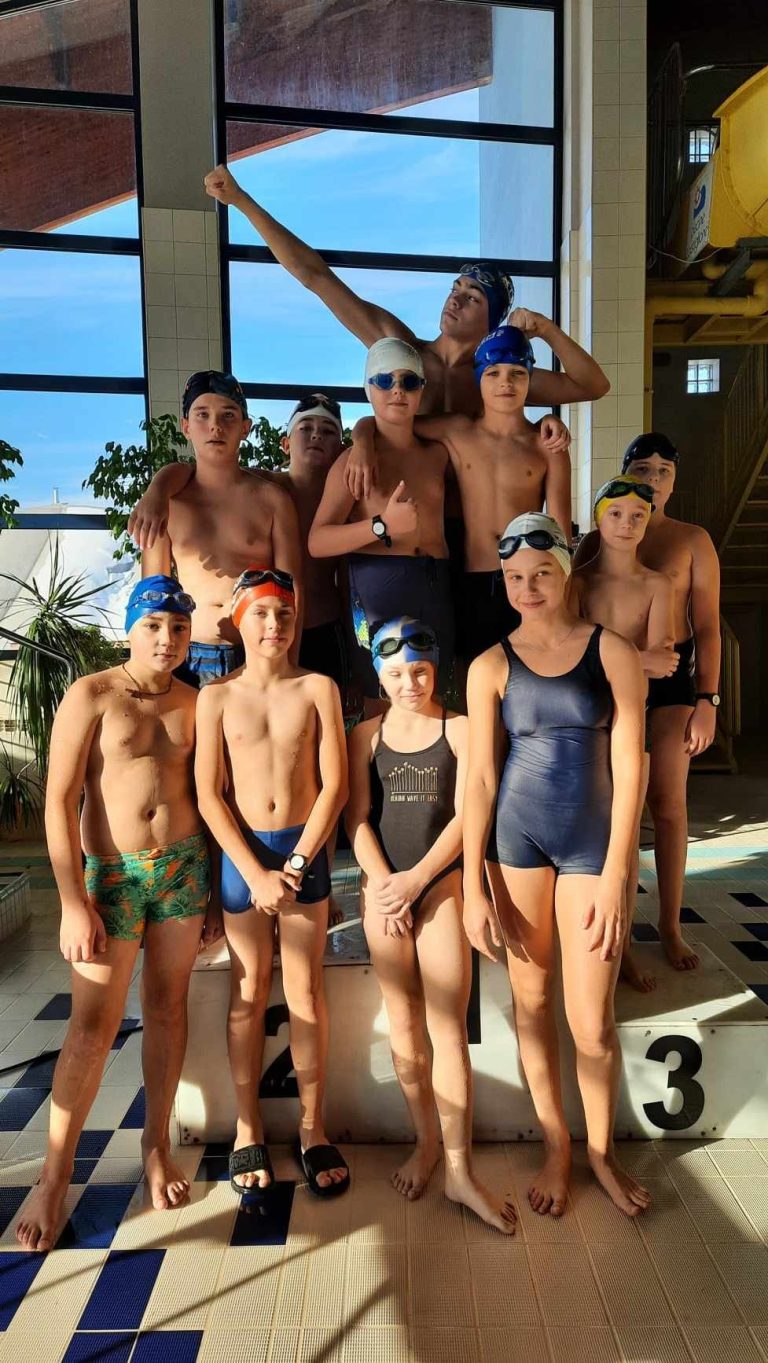 Read more about the article Mikołajkowe Zawody Pływackie