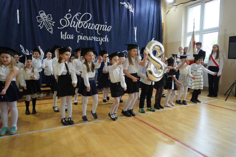 Read more about the article Ślubowanie pierwszaków