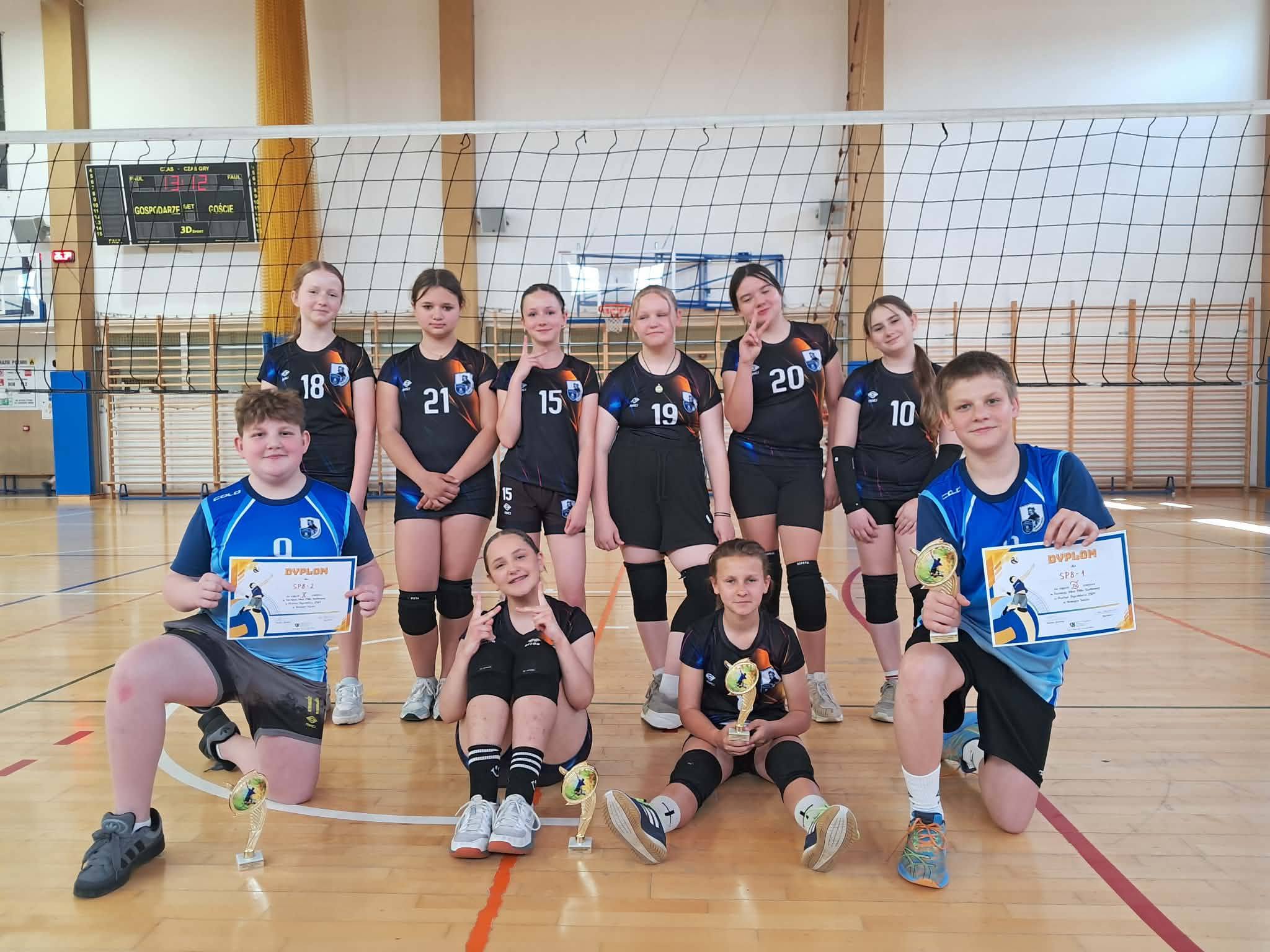 Read more about the article Turniej Mieszany w Piłce Siatkowej klas 5 – 6 o Puchar Dyrektora SP 3